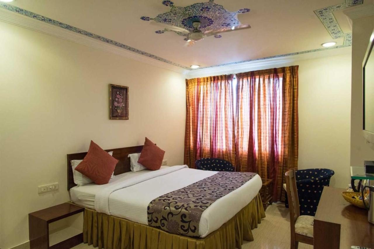 Collection O Hotel Orbit Udaipur Buitenkant foto